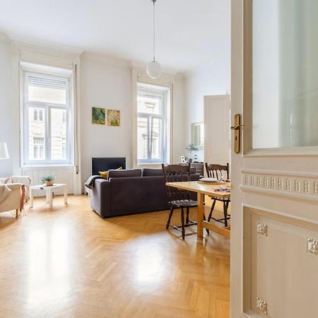 Bourgeois Elegance In The Heart Of Budapeste Exterior foto